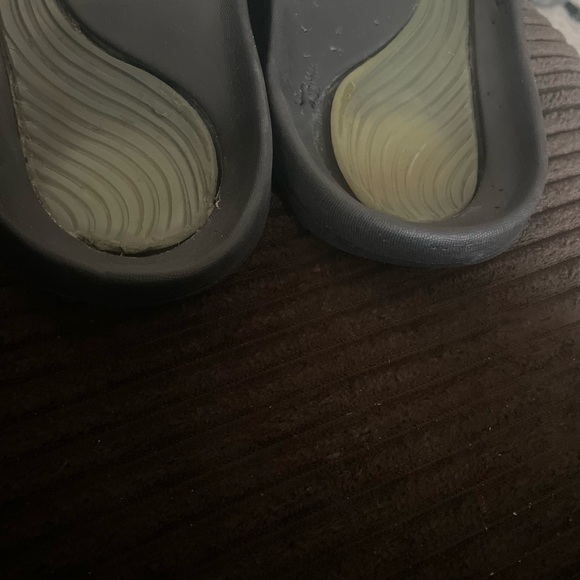 Cheeks Exercise Sandals Womens 10 Black Rubber Patterned Slip On Slides - Picture 6 of 7